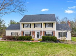 23 Stonebridge Rd, Hampton, NJ 08827