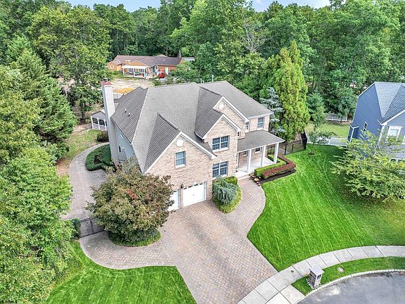 2nd image of 44 Monet Dr