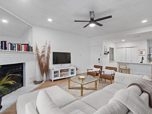 2nd image of 2508 W 12th St APT 203