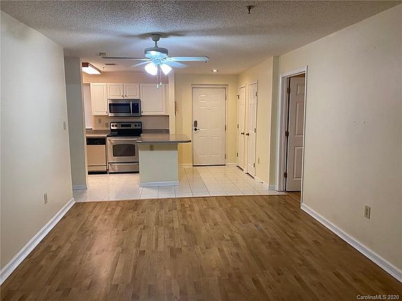 3rd image of 211 Heritage Blvd Suite 104
