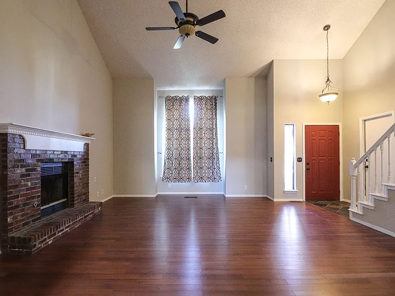 11323 S Ash St — Photo 6