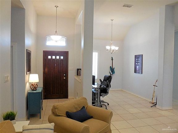 3rd image of 4705 Zinnia Ave