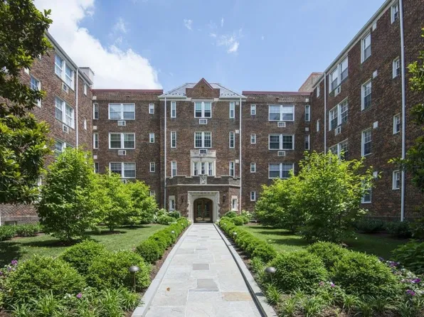 3051 Idaho Ave NW, Washington, DC