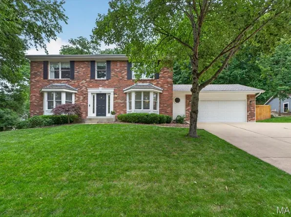 14852 Greenleaf Valley Dr, Chesterfield, MO 63017