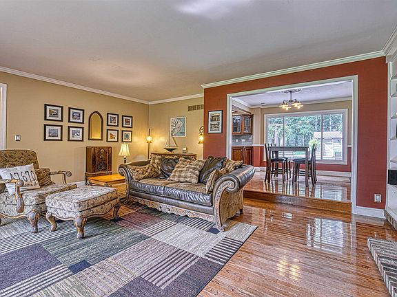 5th image of 502 E Zimmerman Dr