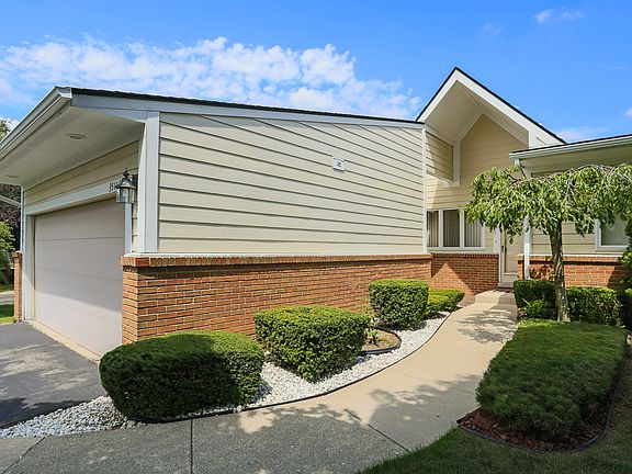 2nd image of 35110 Hillside Dr #1