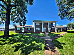 201 Cloverleaf Dr #B, Athens, AL 35611