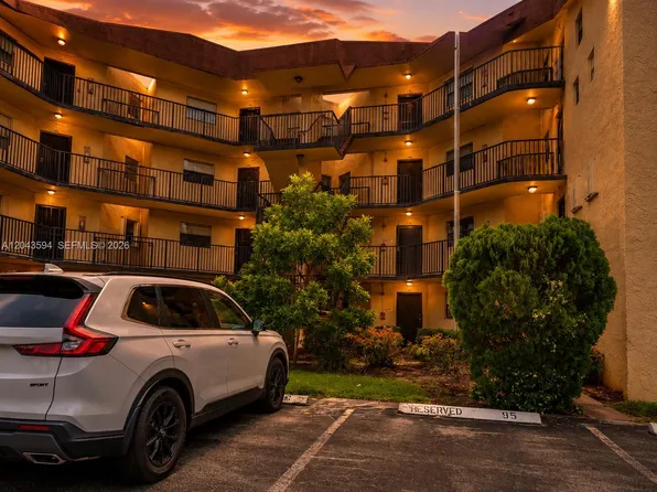 6855 W Broward Blvd APT 201, Plantation, FL 33317