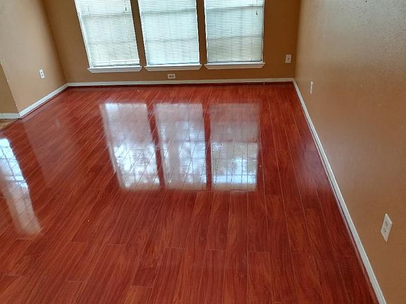 5th image of 11723 Fairpoint Dr