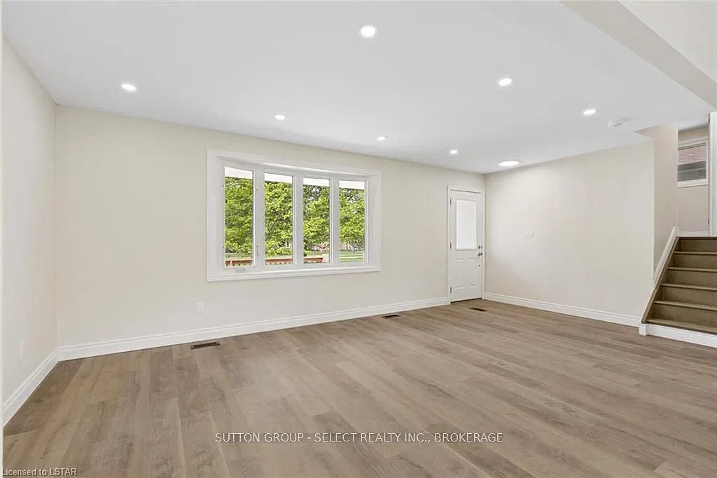 4 bed, $2,495 — Photo 4