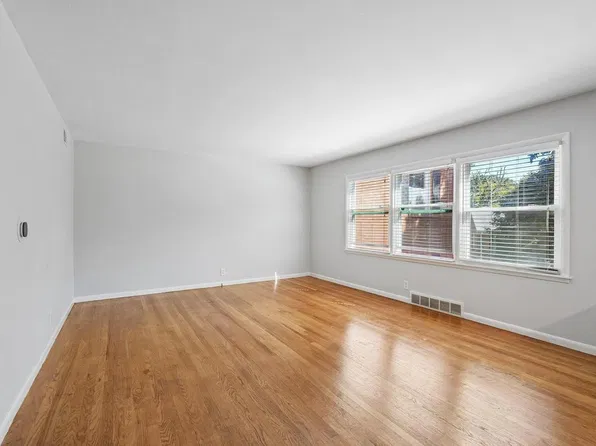 1335 E Randolph COURT #B, Milwaukee, WI 53212