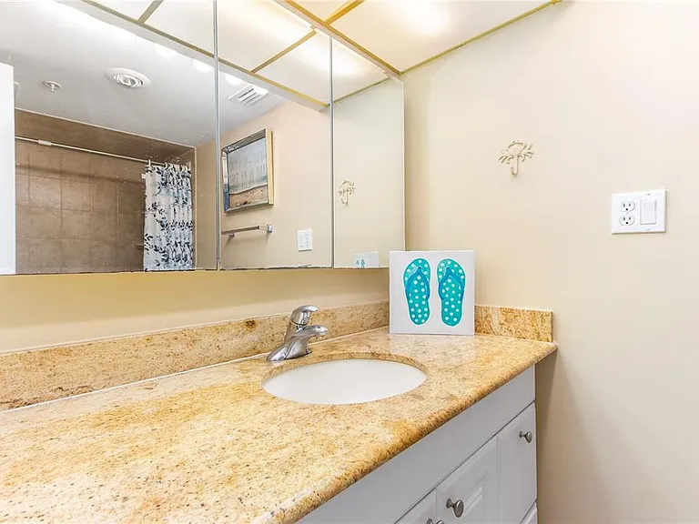 400 Island Way #212 — Photo 22