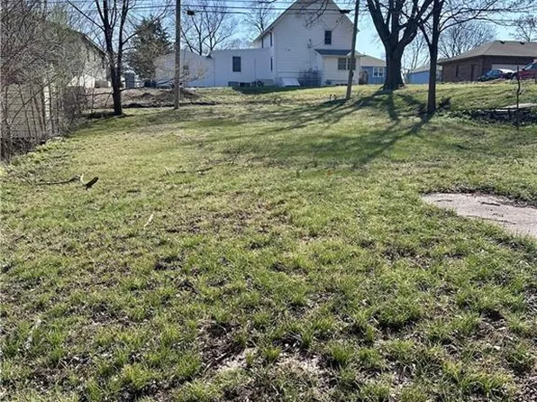 618 Locust St, Eudora, KS 66025