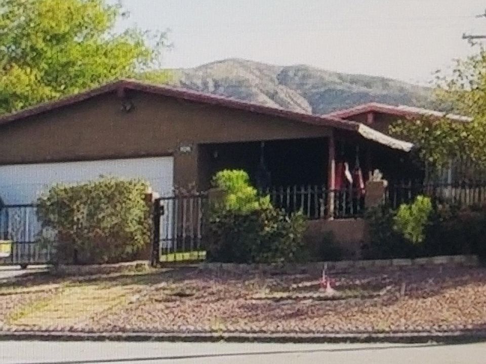 1st image of 10296 Palm Dr