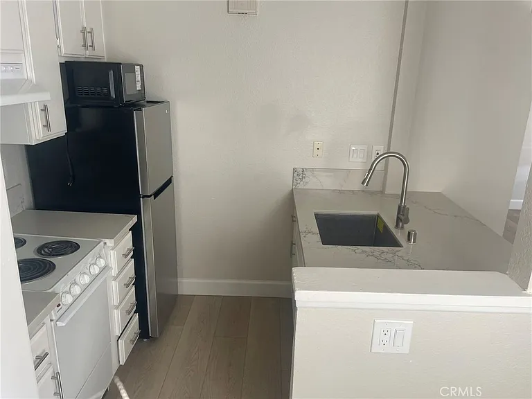3703 Country Oaks Loop #B — Photo 13