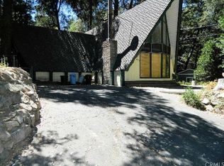 992 Calanda Dr, Crestline, CA 92325