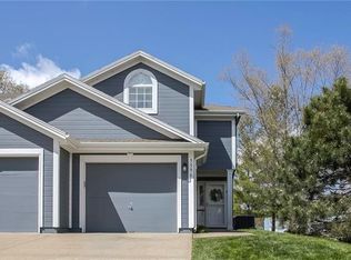 5596 NW Sunrise Meadow Ln #59D, Lees Summit, MO 64064
