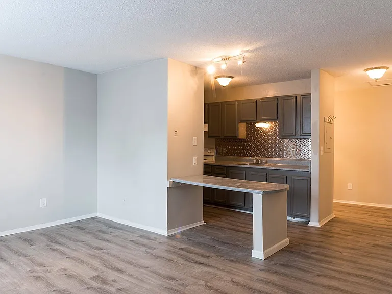 Twin Oaks Apartments — Photo 36