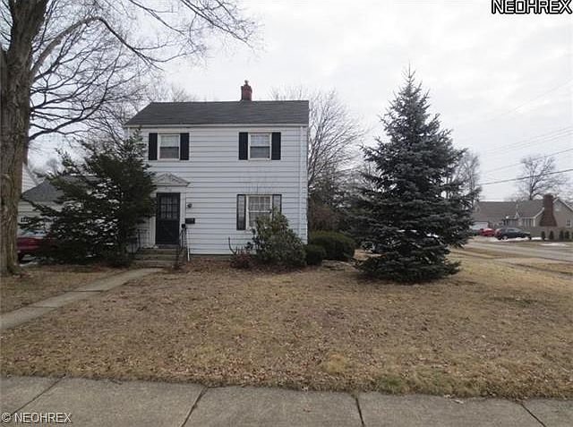 1st image of 310 Kenmore Ave NE