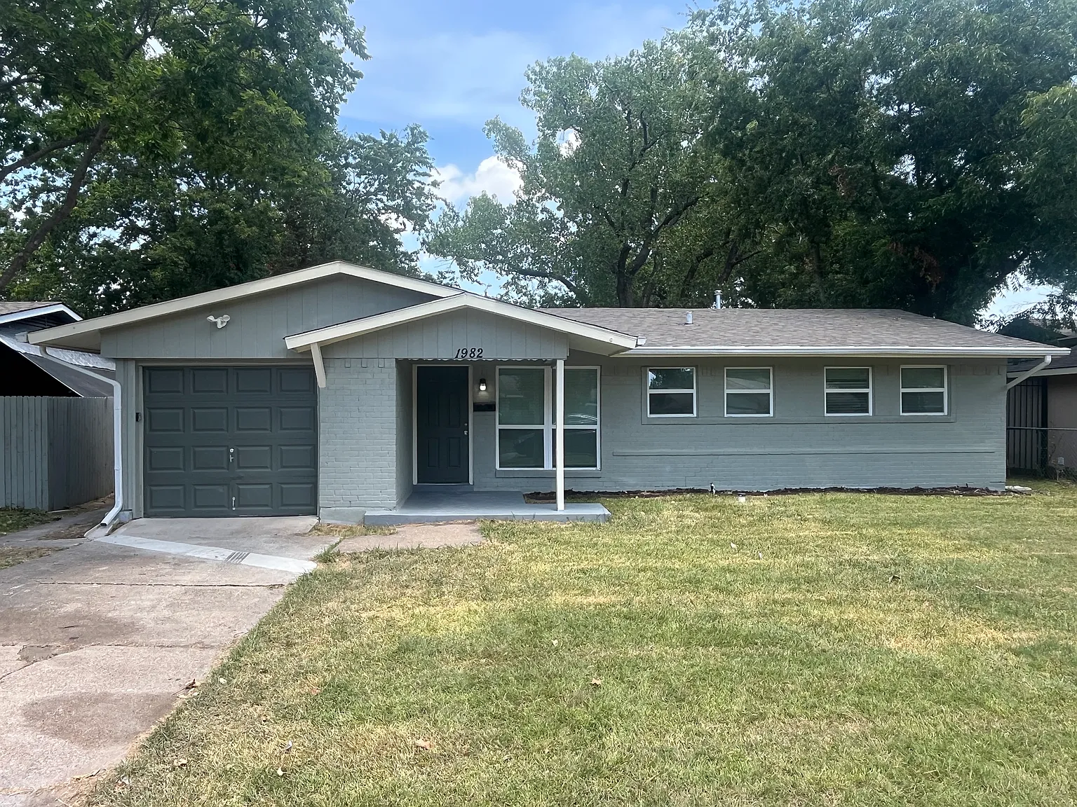 3 bed, 1032 sqft, $1,750 — Photo 1