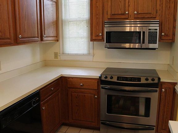 5th image of 701 N Spence Ave