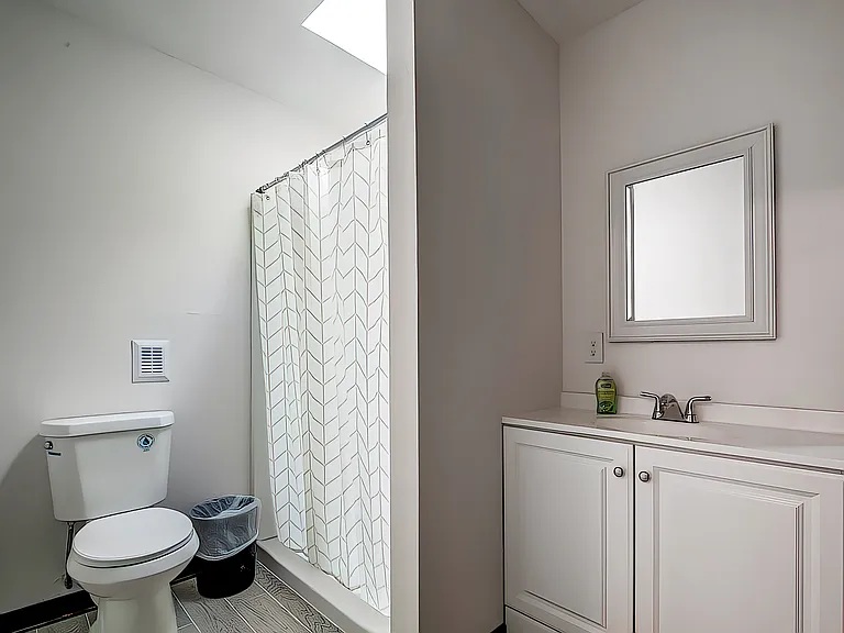 Private Bathroom for Room 3