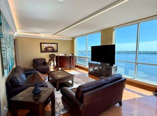 10 Queens Quay W #PENTHOUSE 11, Toronto, ON M5J 2R9