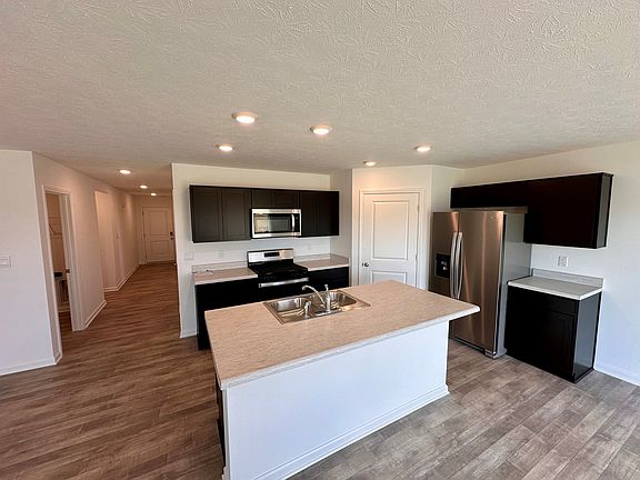 2nd image of 1411 Fleming Dr