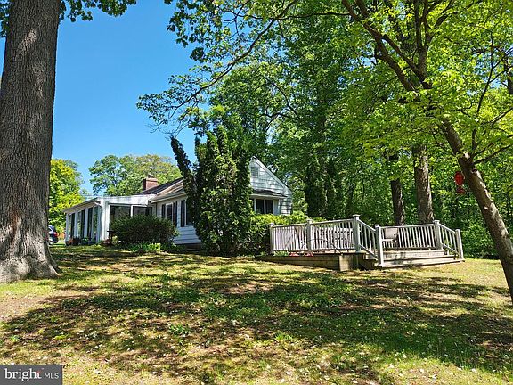 4th image of 11 Sylvan Ave