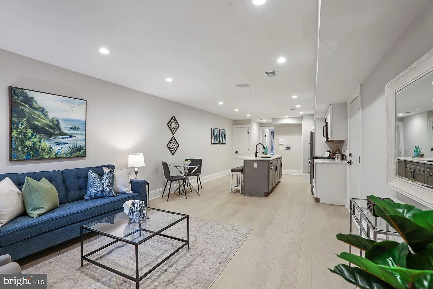 1 bed, 853 sqft, $3,200 — Photo 3