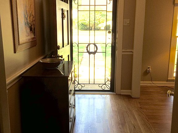 2nd image of 4839 Lynbar Ave