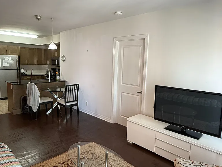 242 Rideau St #1202 — Photo 7