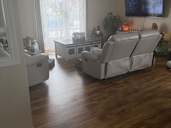 3rd image of 25 Comforts Cv