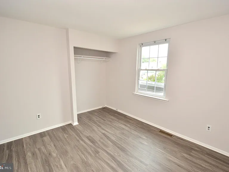 1711 Brentwood Pl — Photo 9