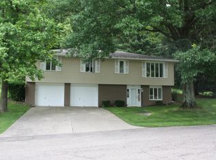 2012 Adams St, Coshocton, OH 43812