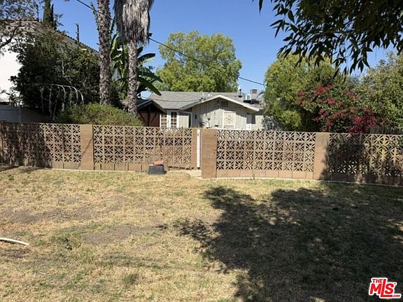 3rd image of 5136 Noble Ave