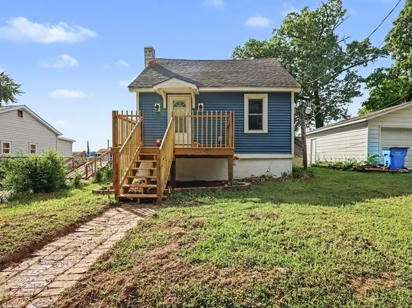 1705 N Longshore Dr, Walkerton, IN 46574