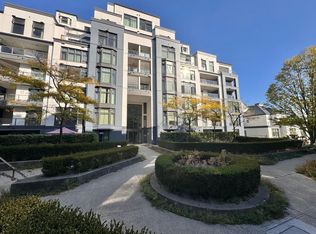 2528 Broadway E #800, Vancouver, BC V6K2E9