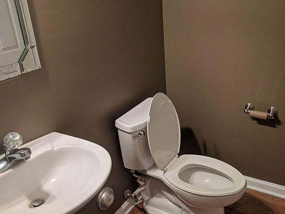 1/2 Bath