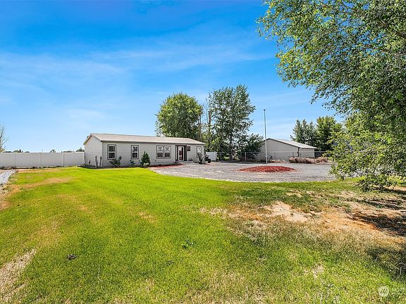 3rd image of 3087 Road F NE