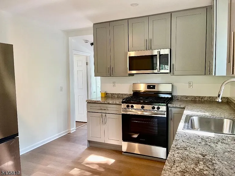 355 Elm St — Photo 4
