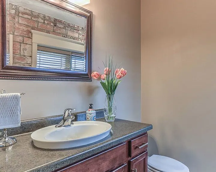 806 Park Ave — Photo 45
