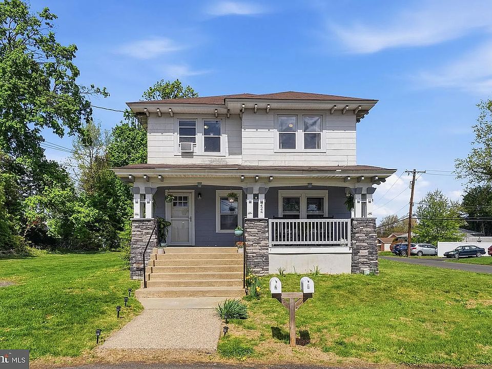 1st image of 224 Oakdale Ave #1