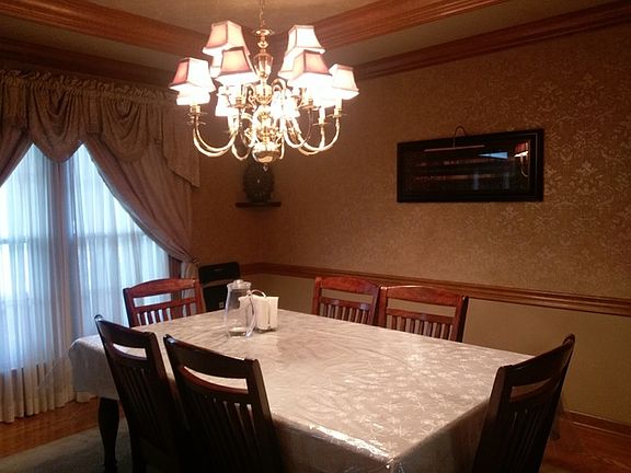 4th image of 1419 Greenlake Dr