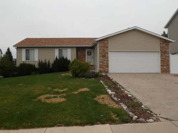 1313 Cedar Creek Dr, Gillette, WY 82718