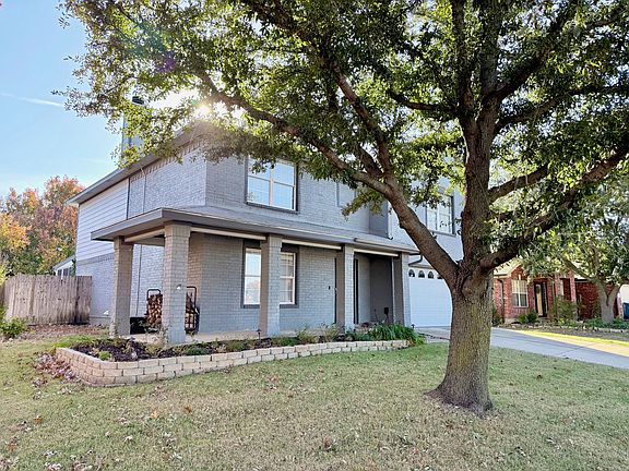 5th image of 208 Oxford Dr