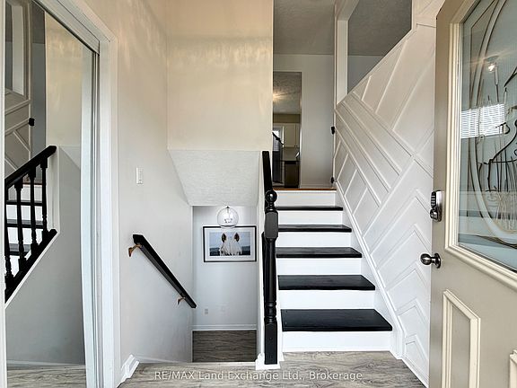 4th image of 375 Lansdowne St