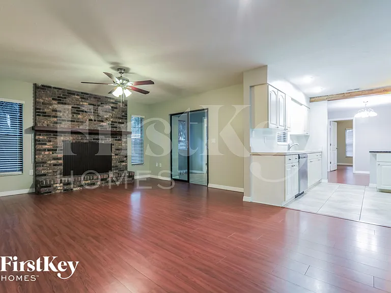 8340 Brandeis Cir W — Photo 2