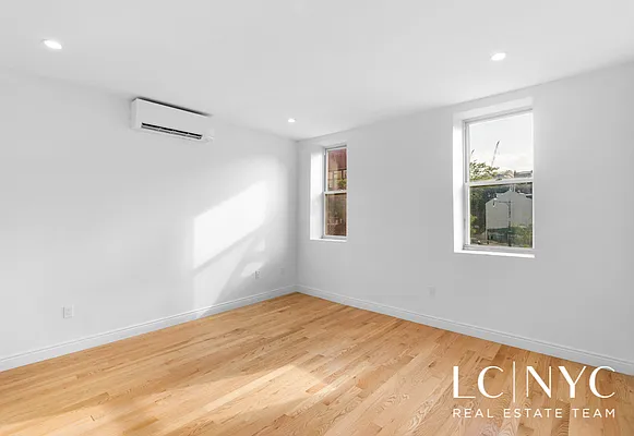 Rented by Keller Williams NYC | media 32