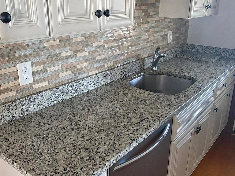51 Mansfield St — Photo 10